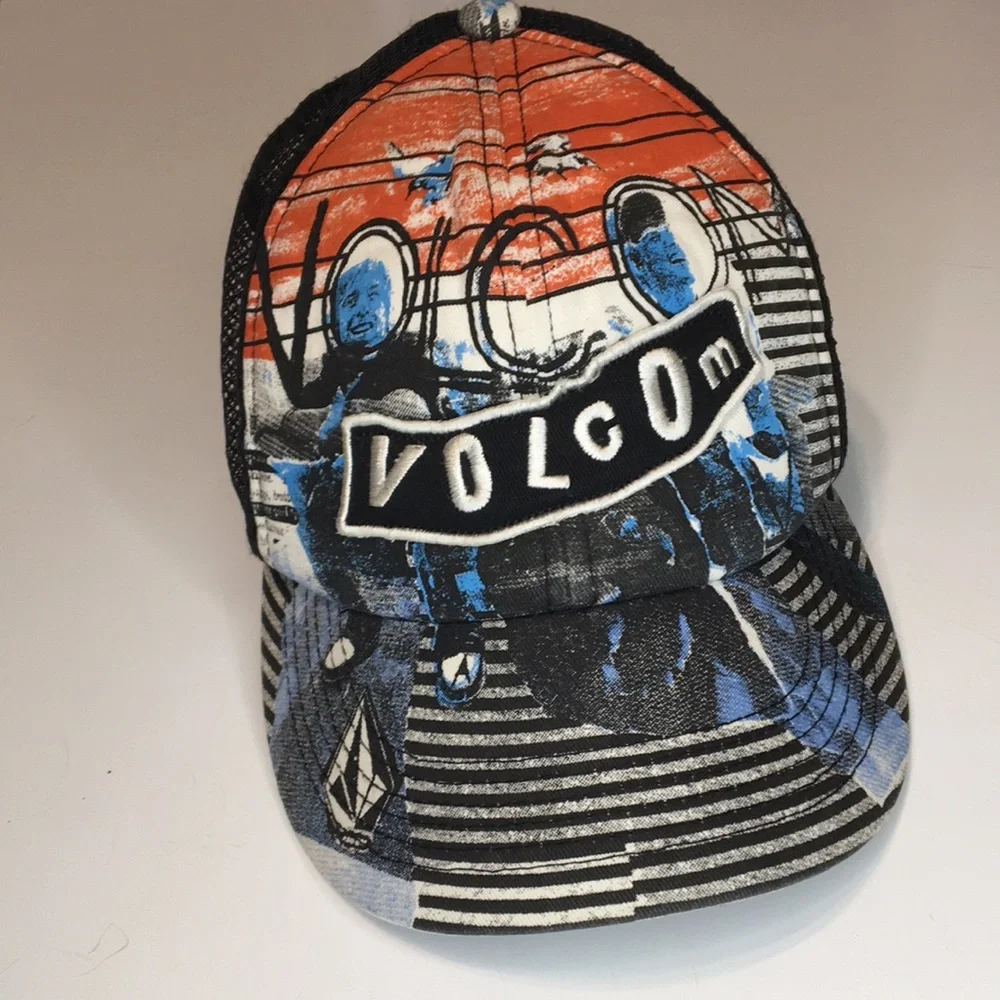 Volcom hat - Picture 1 of 8